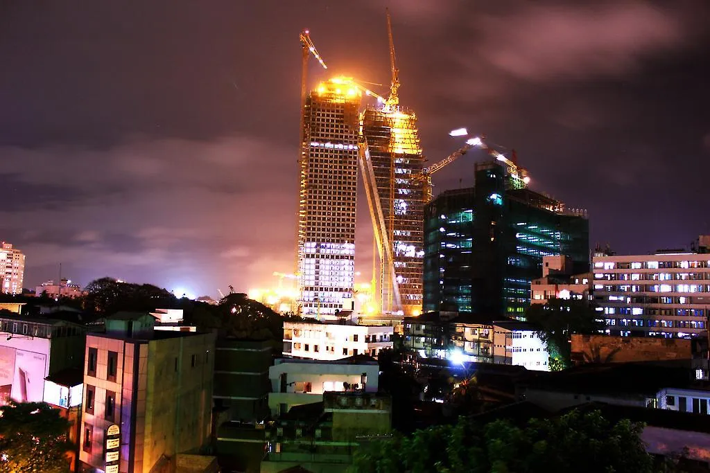 Thilhara Days Inn Colombo Hotel